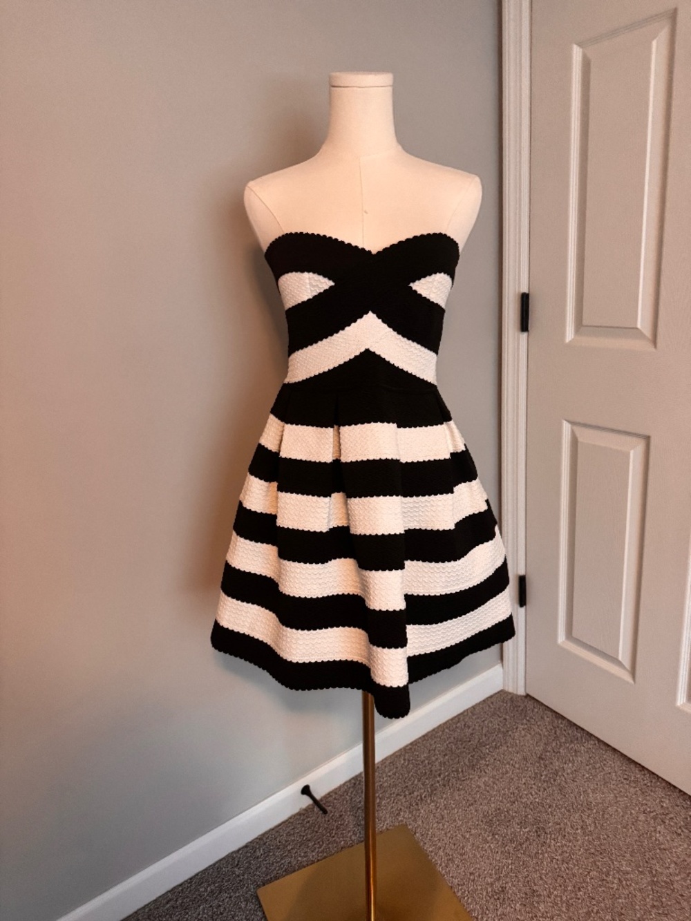 Sans Souci Black & White Strapless Fit & Flare Dress